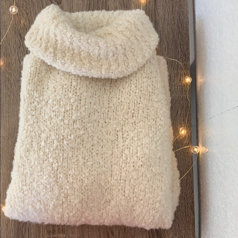 Abercrombie and Fitch sweater